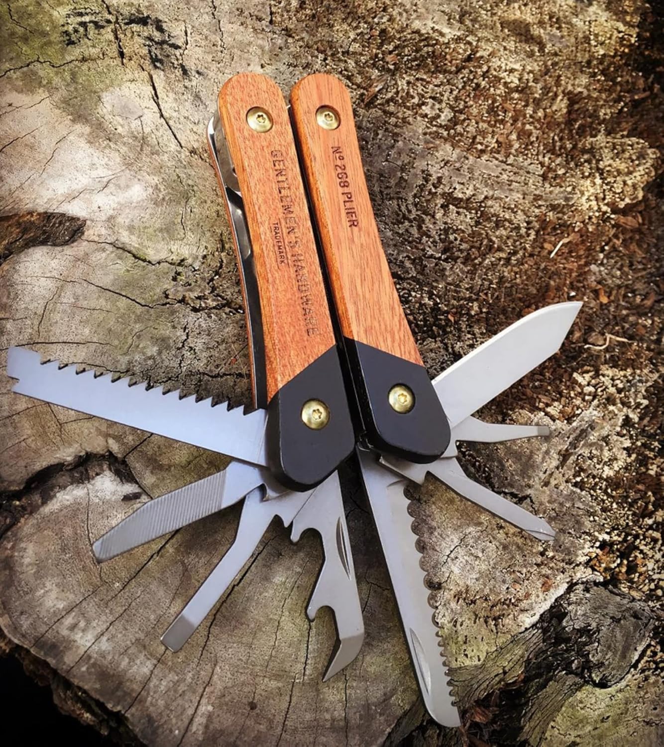 
                  
                    Herramienta 12 in 1 Pliers - Wood
                  
                