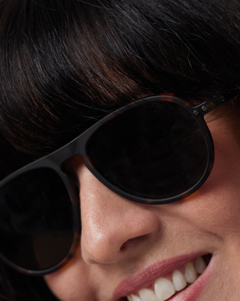 
                  
                    Gafas de sol #I - Tortoise Grey lenses
                  
                